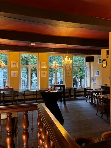 BORRELEN OP DE GALERIE
